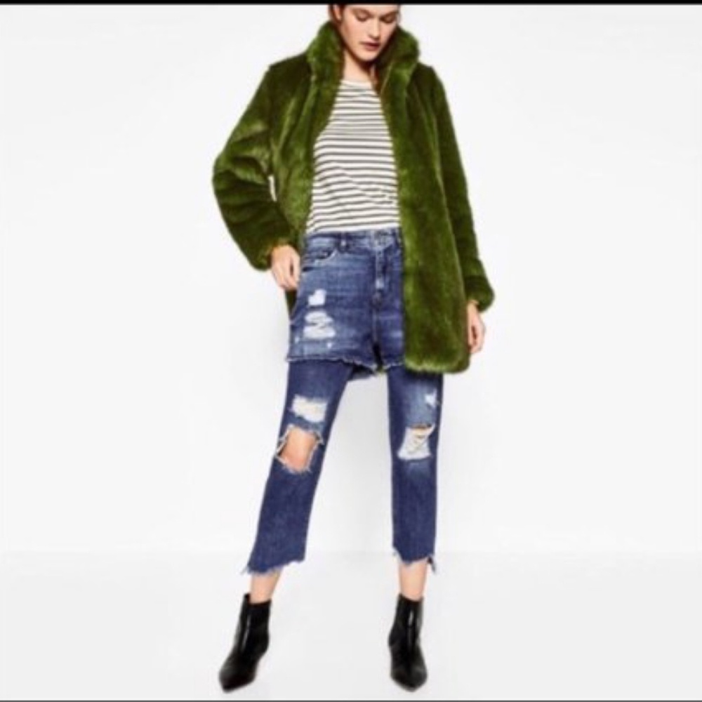 Brand new zara trafaluc Jean'short size 2